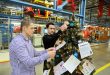Weihnachtsbaum mit Wunschzetteln in der Ford Fiesta-Fertigung. - copyright: Ford-Werke GmbH / Friedrich Stark