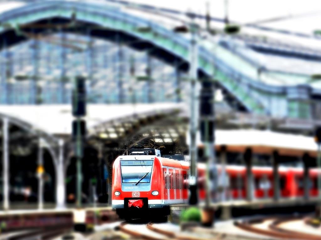 Auch Kölner Verkehrsknoten Schiene benötigt moderne Infrastruktur - copyright: pixabay.com