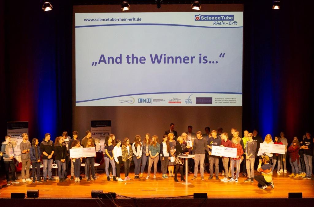 Die Gewinner des "ScienceTube Rhein-Erft" bei der Preisverleihung copyright: WFG