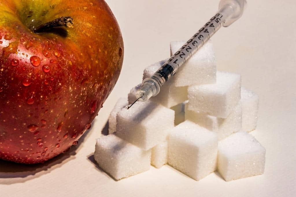 Apfel oder Süßkram? Die Entscheidung kann den Krankheitsverlauf maßgeblich beeinflussen. Credit: pixabay