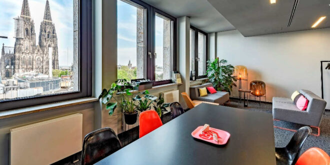 2018 ließ Design Offices mit dem Köln Dominium einen Platz für modernes Arbeiten in Laufweite zur Kölner Altstadt und zum Dom entstehen. copyright: Design Offices GmbH